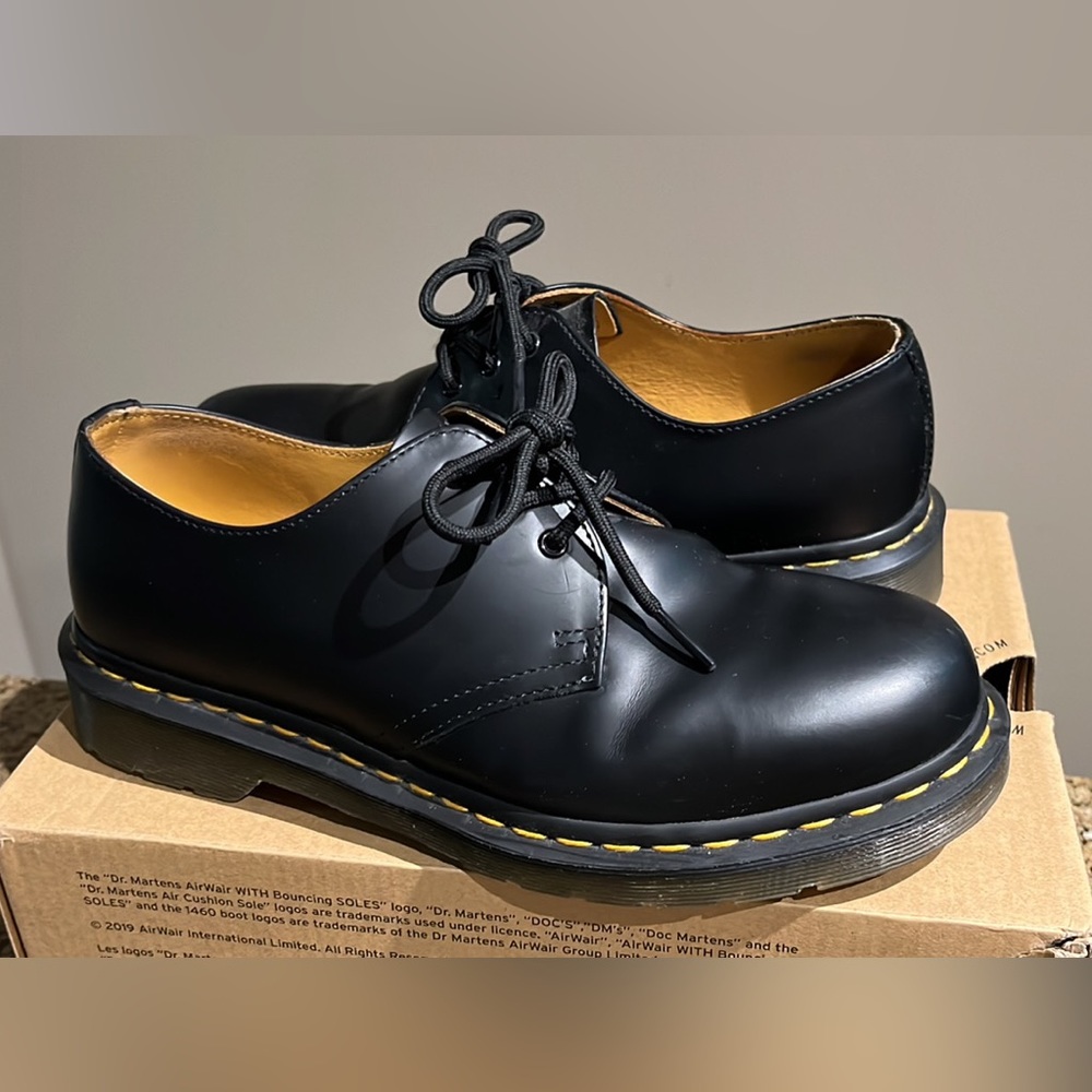Dr. Martens 1461 Derby smooth leather shoes in US 7